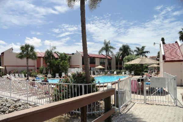 Runaway Bay Two Bedroom Apartment, Unit 147 Bradenton Beach Exterior foto